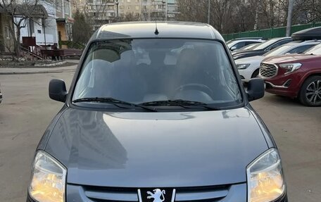 Peugeot Partner II рестайлинг 2, 2011 год, 595 000 рублей, 3 фотография