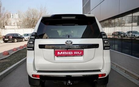 Toyota Land Cruiser Prado 150 рестайлинг 2, 2014 год, 3 799 000 рублей, 5 фотография