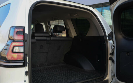 Toyota Land Cruiser Prado 150 рестайлинг 2, 2014 год, 3 799 000 рублей, 20 фотография