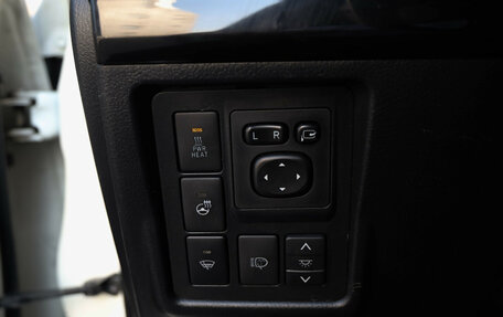 Toyota Land Cruiser Prado 150 рестайлинг 2, 2014 год, 3 799 000 рублей, 17 фотография