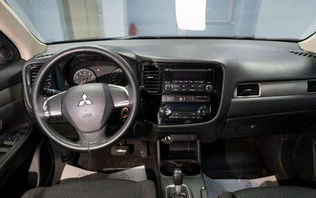 Mitsubishi Outlander III рестайлинг 3, 2012 год, 1 689 000 рублей, 8 фотография