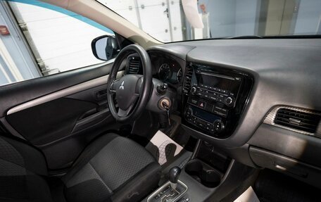 Mitsubishi Outlander III рестайлинг 3, 2012 год, 1 689 000 рублей, 9 фотография