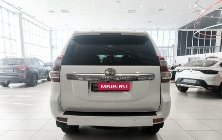 Toyota Land Cruiser Prado 150 рестайлинг 2, 2014 год, 3 450 000 рублей, 7 фотография