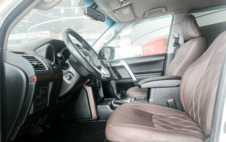 Toyota Land Cruiser Prado 150 рестайлинг 2, 2014 год, 3 450 000 рублей, 20 фотография