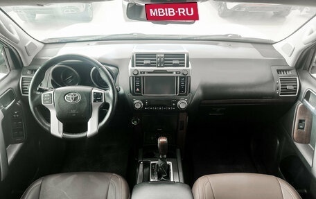 Toyota Land Cruiser Prado 150 рестайлинг 2, 2014 год, 3 450 000 рублей, 17 фотография
