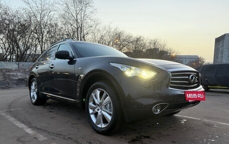 Infiniti QX70, 2014 год, 2 890 000 рублей, 7 фотография
