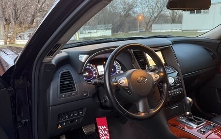 Infiniti QX70, 2014 год, 2 890 000 рублей, 9 фотография