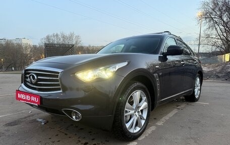 Infiniti QX70, 2014 год, 2 890 000 рублей, 8 фотография