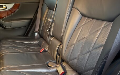 Infiniti QX70, 2014 год, 2 890 000 рублей, 24 фотография