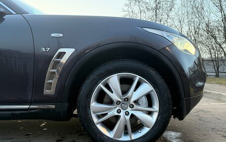 Infiniti QX70, 2014 год, 2 890 000 рублей, 20 фотография