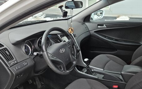 Hyundai Sonata VI, 2011 год, 730 000 рублей, 6 фотография