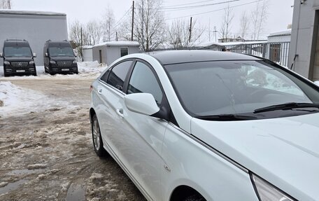 Hyundai Sonata VI, 2011 год, 730 000 рублей, 4 фотография