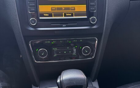 Skoda Superb III рестайлинг, 2010 год, 900 000 рублей, 18 фотография