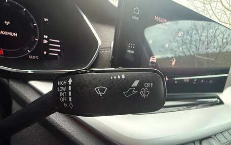 Skoda Octavia IV, 2021 год, 2 350 000 рублей, 21 фотография