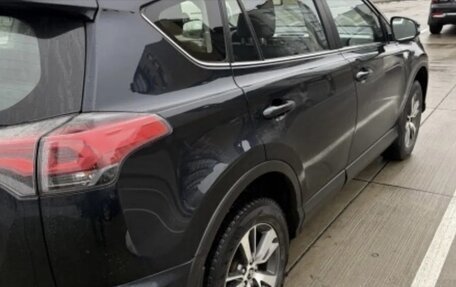 Toyota RAV4, 2017 год, 2 100 000 рублей, 2 фотография