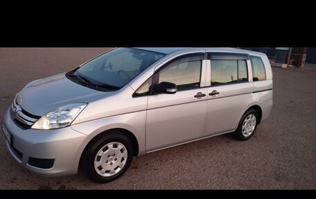 Toyota ISis I, 2012 год, 1 575 000 рублей, 4 фотография