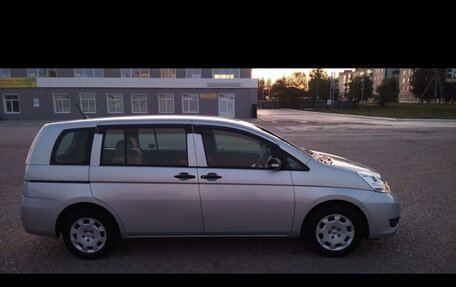 Toyota ISis I, 2012 год, 1 575 000 рублей, 3 фотография