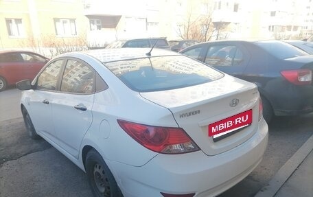 Hyundai Solaris II рестайлинг, 2012 год, 550 000 рублей, 3 фотография