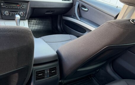 BMW 3 серия, 2011 год, 880 000 рублей, 16 фотография