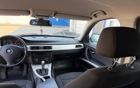 BMW 3 серия, 2011 год, 880 000 рублей, 17 фотография