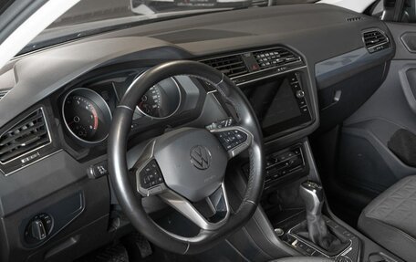 Volkswagen Tiguan II, 2021 год, 3 461 900 рублей, 5 фотография