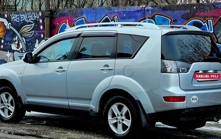 Mitsubishi Outlander III рестайлинг 3, 2008 год, 710 000 рублей, 4 фотография