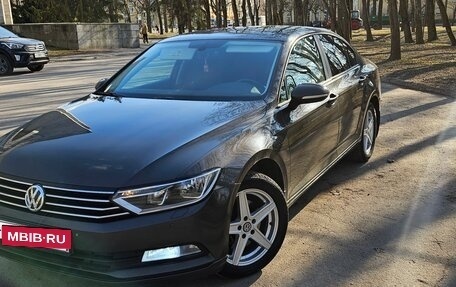 Volkswagen Passat B8 рестайлинг, 2016 год, 1 650 000 рублей, 3 фотография