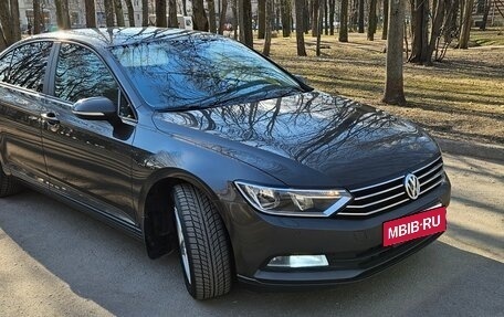 Volkswagen Passat B8 рестайлинг, 2016 год, 1 650 000 рублей, 2 фотография