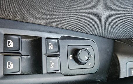 Volkswagen Passat B8 рестайлинг, 2016 год, 1 650 000 рублей, 13 фотография