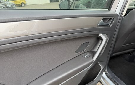 Volkswagen Tiguan II, 2021 год, 3 000 000 рублей, 21 фотография