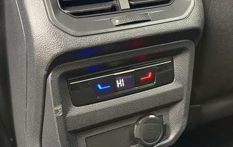 Volkswagen Tiguan II, 2021 год, 3 000 000 рублей, 23 фотография