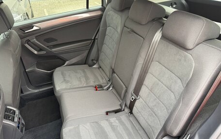 Volkswagen Tiguan II, 2021 год, 3 000 000 рублей, 22 фотография