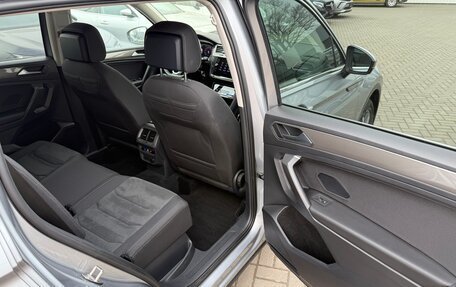 Volkswagen Tiguan II, 2021 год, 3 000 000 рублей, 26 фотография