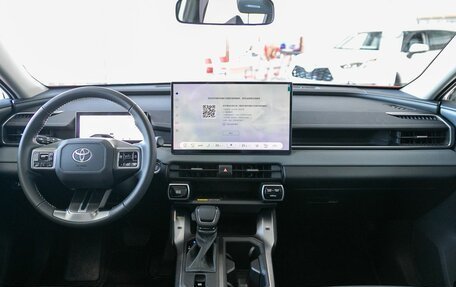 Toyota RAV4, 2025 год, 5 690 000 рублей, 17 фотография