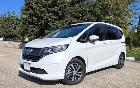 Honda Freed II, 2018 год, 1 620 000 рублей, 2 фотография