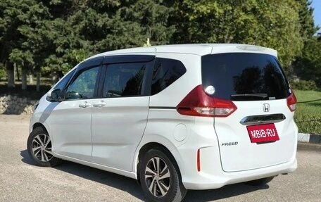 Honda Freed II, 2018 год, 1 620 000 рублей, 4 фотография