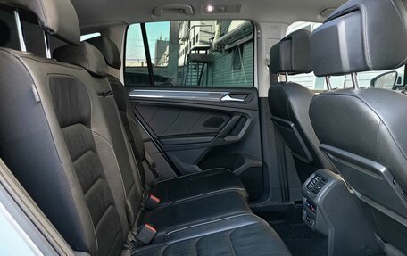 Volkswagen Tiguan II, 2019 год, 2 998 000 рублей, 13 фотография