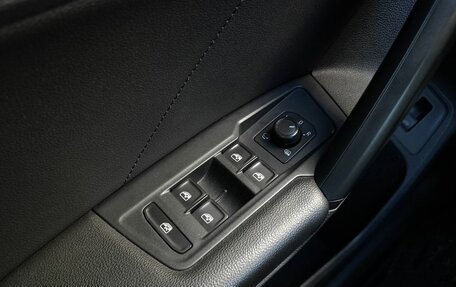 Volkswagen Tiguan II, 2019 год, 2 998 000 рублей, 15 фотография