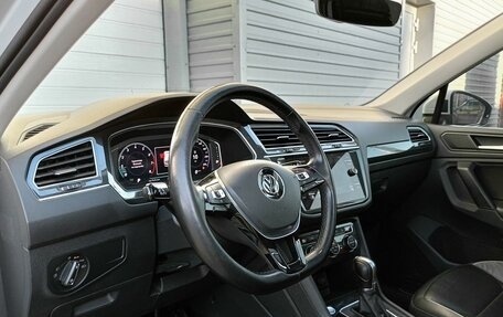 Volkswagen Tiguan II, 2019 год, 2 998 000 рублей, 10 фотография