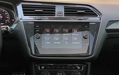 Volkswagen Tiguan II, 2019 год, 2 998 000 рублей, 17 фотография