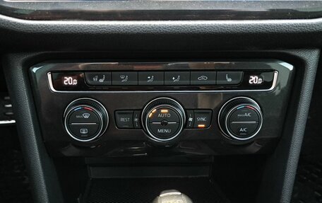 Volkswagen Tiguan II, 2019 год, 2 998 000 рублей, 18 фотография