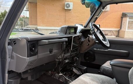 Toyota Land Cruiser 70, 1990 год, 1 900 000 рублей, 16 фотография