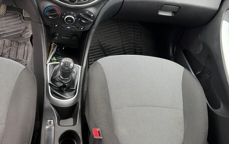 Hyundai Solaris II рестайлинг, 2014 год, 850 000 рублей, 3 фотография