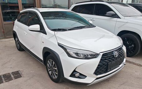 Toyota Yaris XP150 рестайлинг, 2022 год, 1 073 000 рублей, 3 фотография