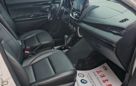 Toyota Yaris XP150 рестайлинг, 2022 год, 1 073 000 рублей, 12 фотография