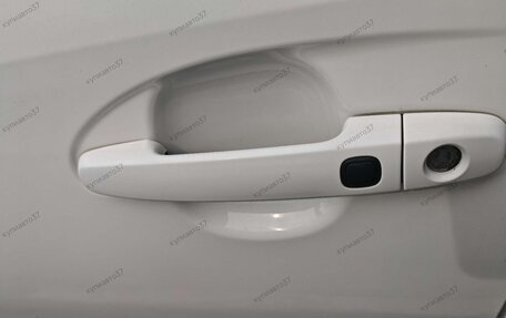 Toyota Yaris XP150 рестайлинг, 2022 год, 1 073 000 рублей, 20 фотография