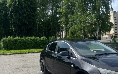 Opel Astra J, 2010 год, 765 000 рублей, 3 фотография