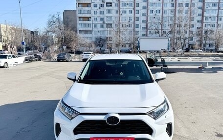 Toyota RAV4, 2023 год, 4 000 000 рублей, 3 фотография