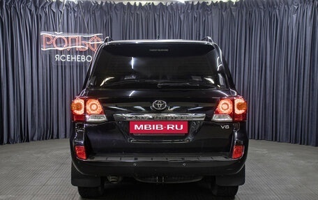 Toyota Land Cruiser 200, 2013 год, 2 998 000 рублей, 6 фотография