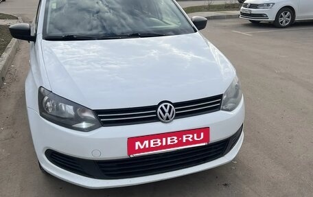 Volkswagen Polo VI (EU Market), 2015 год, 720 000 рублей, 2 фотография
